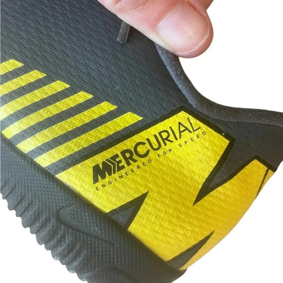 Nike Mercurial Vapor 12 Academy IC Shoes Size 7 Grey Yellow - Picture 8 of 13